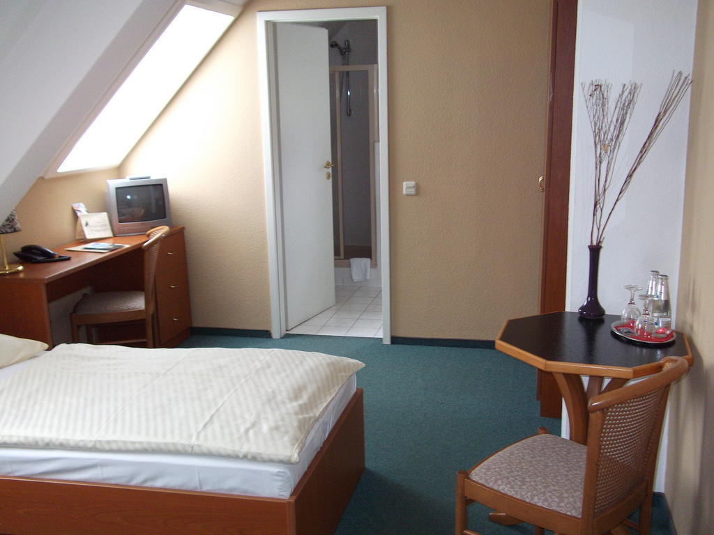 Pension & Cafe Am Kraehenberg Halle  Zewnętrze zdjęcie