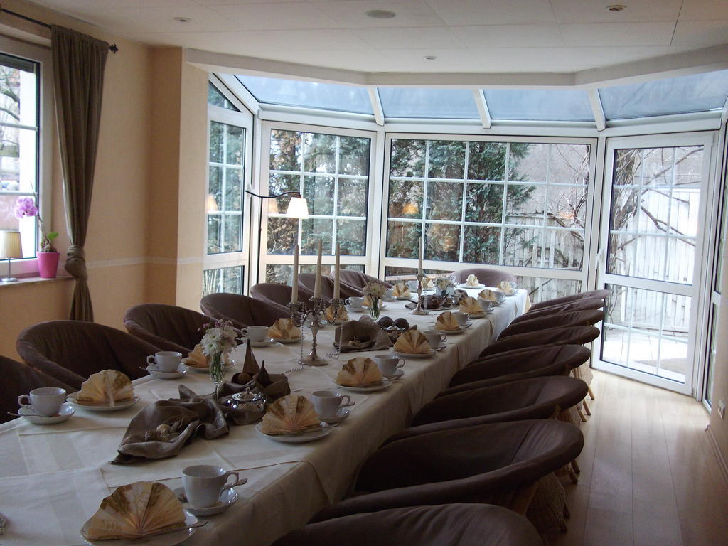 Pension & Cafe Am Kraehenberg Halle  Zewnętrze zdjęcie