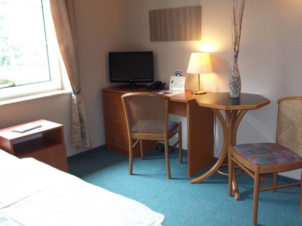 Pension & Cafe Am Kraehenberg Halle  Zewnętrze zdjęcie