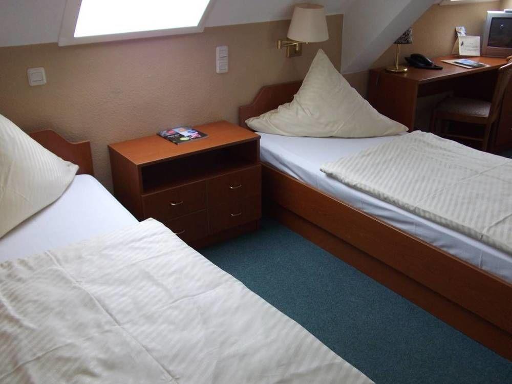 Pension & Cafe Am Kraehenberg Halle  Zewnętrze zdjęcie
